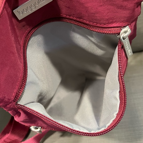 Baggallini Burgundy/Raspberry Color Crossbody 3-Zipper Bag - Picture 9 of 11